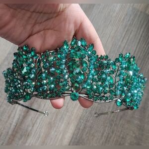 Emerald Green Crown